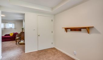 5401 E 40th St N, Bel Aire, KS 67220