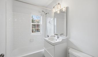 1744 N RHODES St 310, Arlington, VA 22201