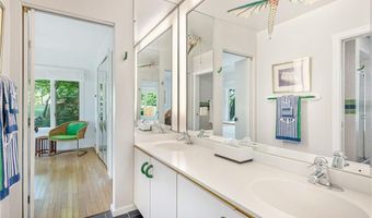 76 Battery Ln, Jamestown, RI 02835