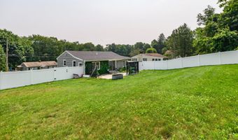 3 Henso Dr, Danbury, CT 06811