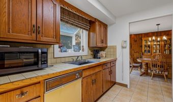 35 Dorchester Ln, Branford, CT 06405