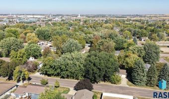 1601 E Sylvan Cir, Brandon, SD 57005