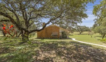 138 BIG OAK Dr, Adkins, TX 78101