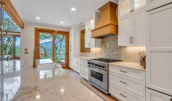 35 Crestview Ln, Banner Elk, NC 28604