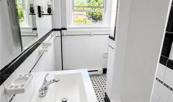380 Farmington Ave 2R, Cranston, RI 02920