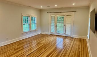 19 Deercliff Rd, Avon, CT 06001