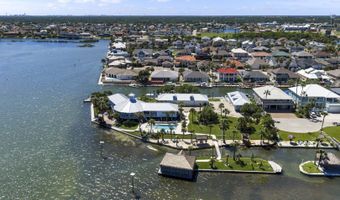 140 BAY HARBOR Dr, Aransas Pass, TX 78336