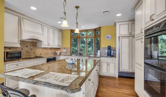 99 Holly Ln, Bayville, NJ 08721