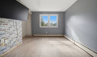 218 Woodland Ave, Bloomfield, CT 06002