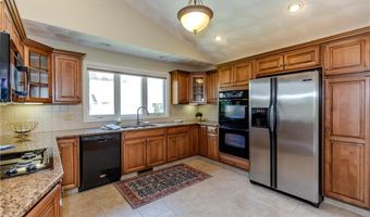 3 Sweet Corn Dr, Cranston, RI 02921