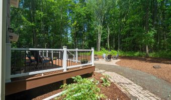 1016 Maple Hill Ave SE, Ada, MI 49301
