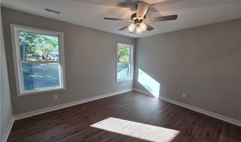 30 E 7th St, Adrian, MO 64720