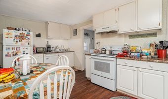 15 Central St, Ashburnham, MA 01430
