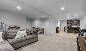 W5553 HOELZEL Way, Appleton, WI 54915