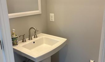 6445 FIRST St, Alexandria, VA 22312