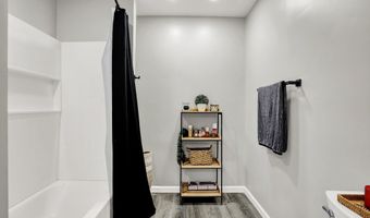 7589 Fox Tail Cir, Avon, IN 46123
