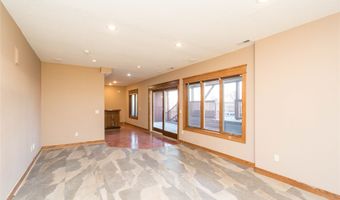 923 S 10th St, Adel, IA 50003