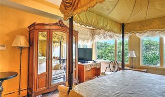 127 Harrison Ave 10, Newport, RI 02840