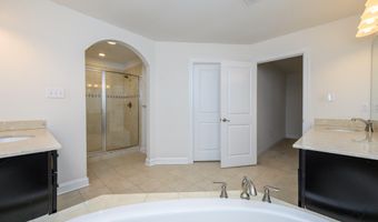 41 Gina Dr, Allentown, NJ 08501