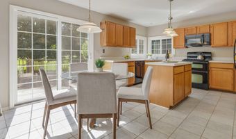 1370 Yellowstone Pkwy, Algonquin, IL 60102
