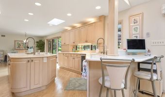 40484 Sunset Dr N, Antioch, IL 60002