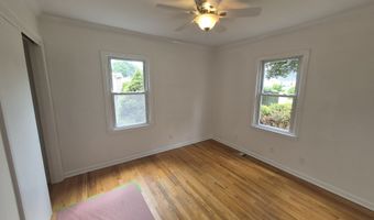 2 Dixon Rd, Danbury, CT 06811