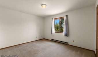 493 Secretariat Cir, Belgrade, MT 59714