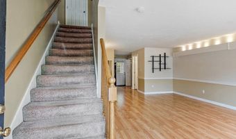 10 Tuck Farm Rd 4, Auburn, MA 01501