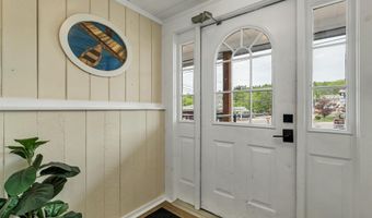 6 E Side Dr, Alton, NH 03810