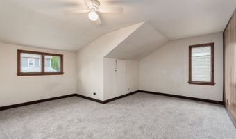 39431 N Oak Ave, Antioch, IL 60002
