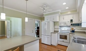 16 Brown Ave, Barrington, RI 02806