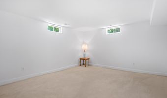 10604 MAPLECREST Ln, Potomac, MD 20854