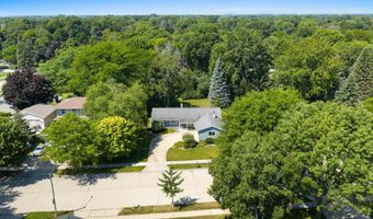 2407 S CLOVER Ln, Appleton, WI 54915