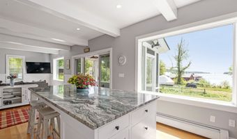 10 Wharf Rd, Center Harbor, NH 03226