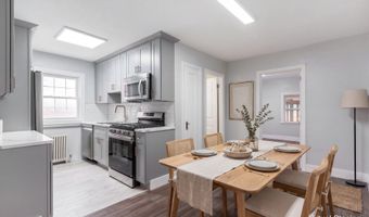 32 KELLY Pkwy, Bayonne, NJ 07002