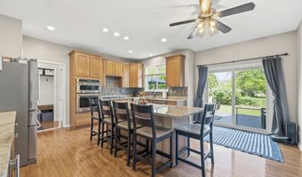 531 Brookside Ave, Algonquin, IL 60102