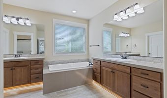 12708 ASPENWOOD Ln, Oregon City, OR 97045