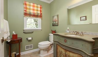 11 Lyon Rd, Middletown, NJ 07748