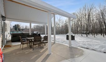 9815 Snow Pointe Dr SE, Alto, MI 49302