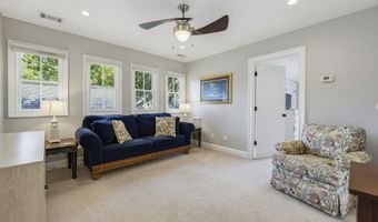 318 Cockle Ln, Beaufort, SC 29906