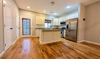 15 Old Oak Dr 15, Brookfield, CT 06804
