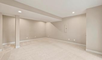 19704 STANFORD HALL Pl, Ashburn, VA 20147