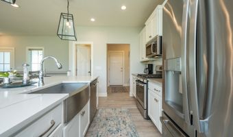 526 Sunset Dr SE, Altoona, IA 50009