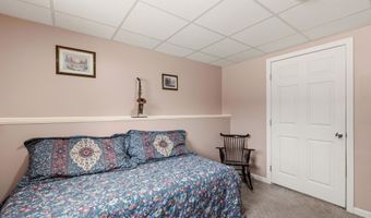 72 Louise St, Auburn, ME 04210