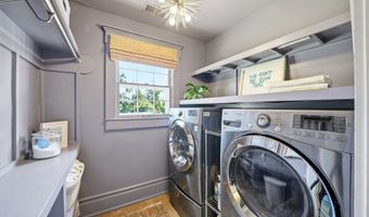 11005 Park Rd, Anchorage, KY 40223