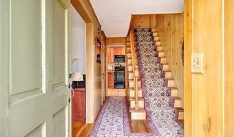 9 KNAPTON St, Barrington, RI 02806