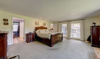 121 Sunset Ln, Berlin, CT 06037
