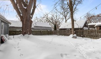 209 W PARKWAY Blvd, Appleton, WI 54911