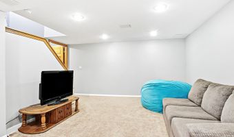 1670 Yosemite Pkwy, Algonquin, IL 60102