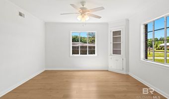 402 E Poplar St, Atmore, AL 36502